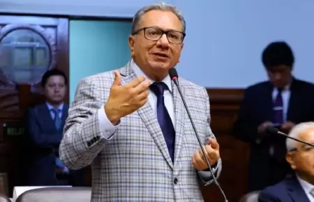 Carlos Anderson critic gestin econmica de Boluarte.
