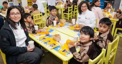 Leslie Urteaga brinda alcances sobre los programas de alimentación escolar y soc