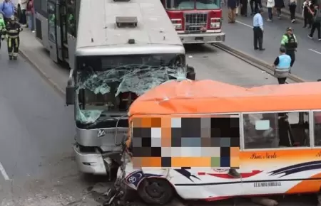 Metropolitano desviar su recorrido tras accidente en la avenida Alfonso Ugarte.