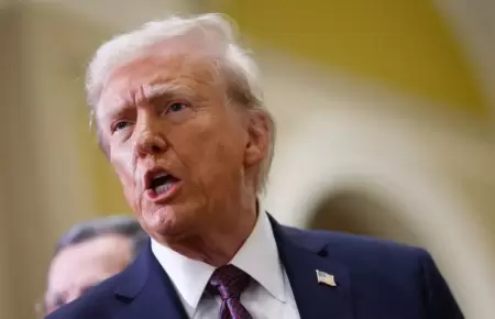 Donald Trump arremeti contra Rusia.