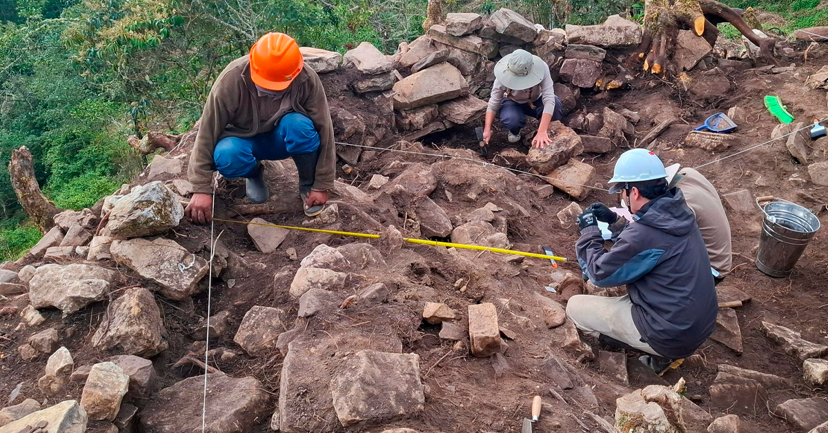 Arqueólogos hallan dos cabezas clavas y 200 estructuras prehispánicas en Amazonas: Pertenecen a cultura Chachapoyas