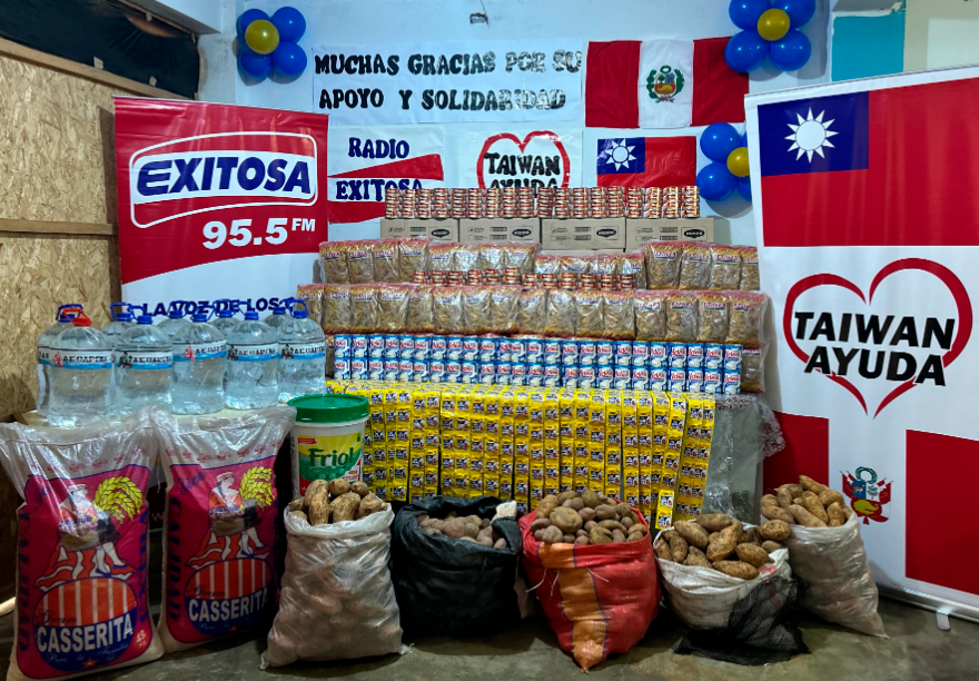 Exitosa y Taiwn llegan con la campaa 'Salva una Olla' a Ventanilla y entregan vveres de primera necesidad.