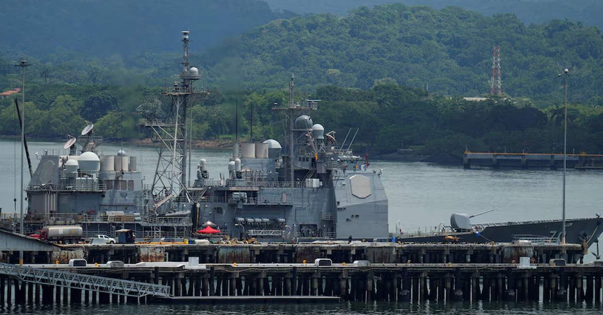 Buque lanzamisiles de EEUU cruza el canal de Panamá y se dirige al Caribe para operativo contra el narcotráfico en Venezuela