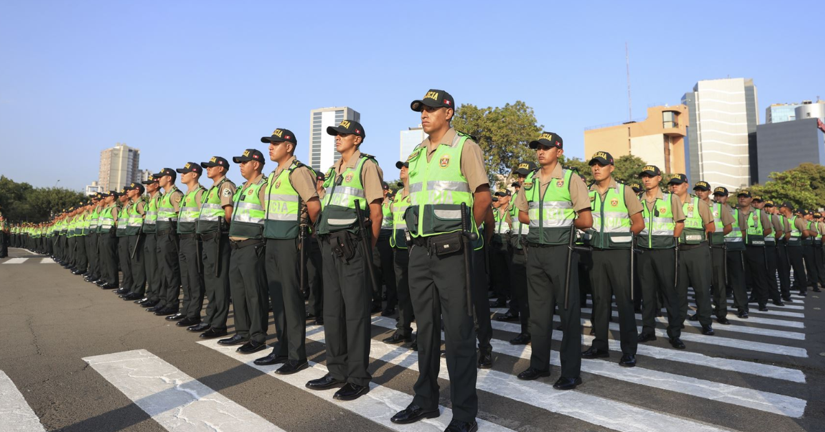 Ejecutivo aprueba alza salarial y pensiones para FF.AA. y PNP pese al aumento de la criminalidad en el país