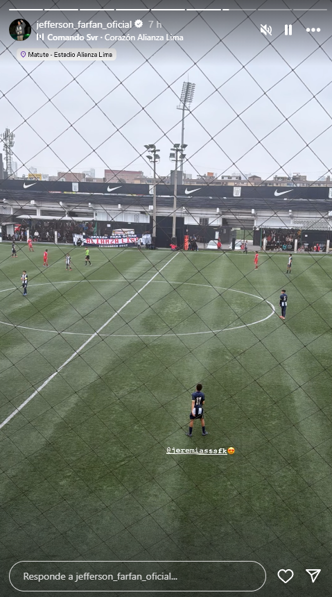 Jefferson Farfn acompaa a su hijo menor en partido