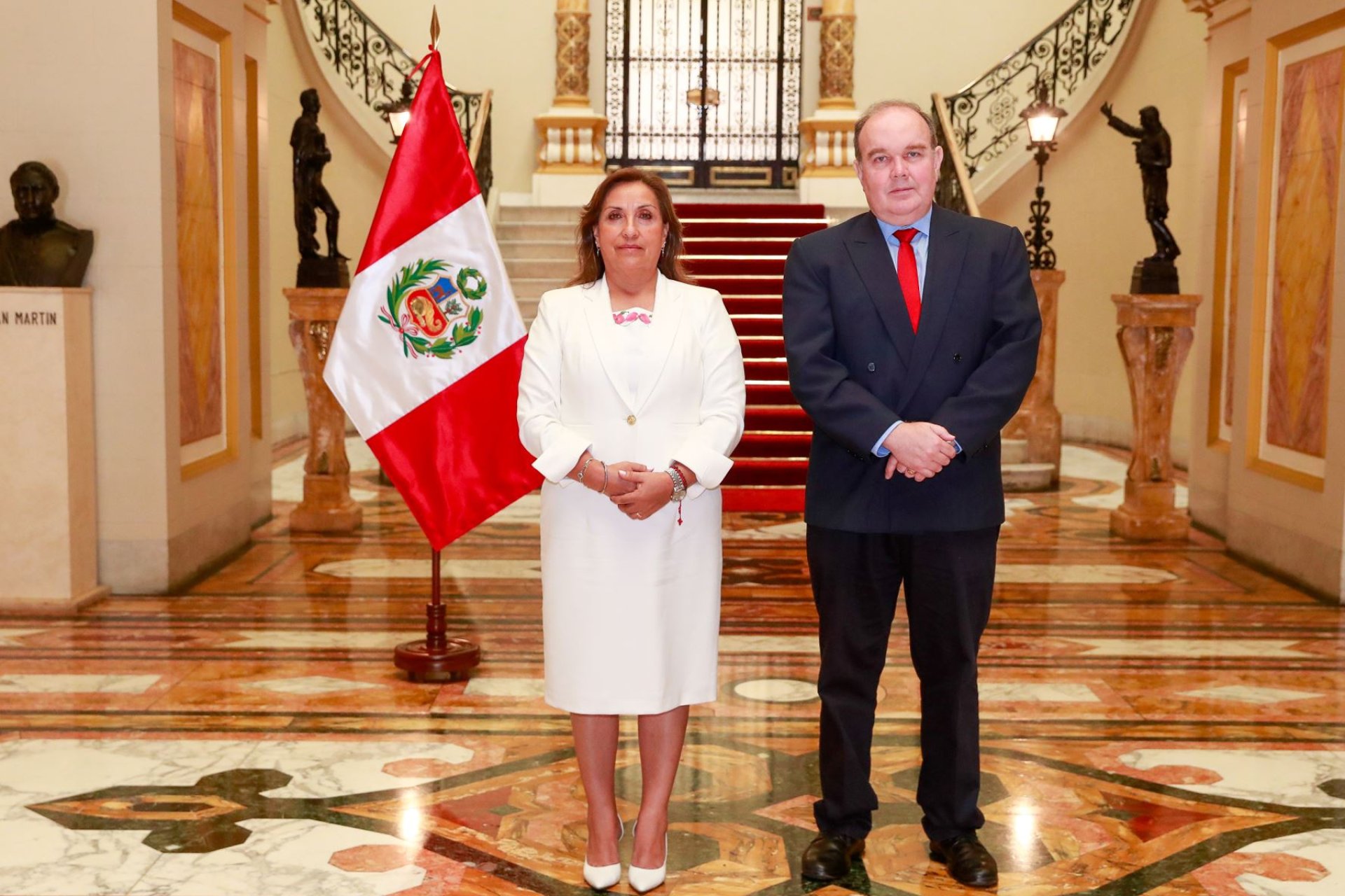 Gobierno y Municipalidad de Lima afinan propuestas sobre tren Lima-Chosica y lucha contra el crimen