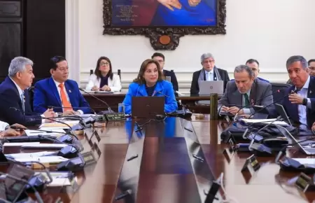 Dina Boluarte viajar con cinco ministros y seis integrantes de su Despacho al A