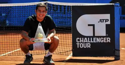 Gonzalo Bueno con el ttulo del Challenger de Liberec.