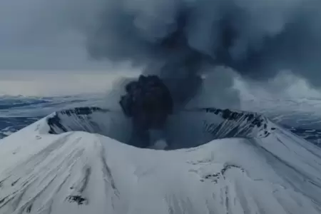 Volcn entra en erupcin en Rusia tras fuerte terremoto