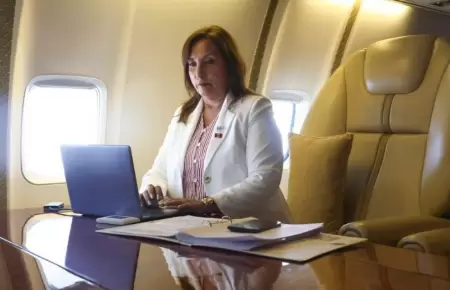 Presidenta Dina Boluarte inici su viaje al Asia.
