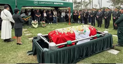 Dan último adiós al suboficial José Gabriel Munive Gurmendi.