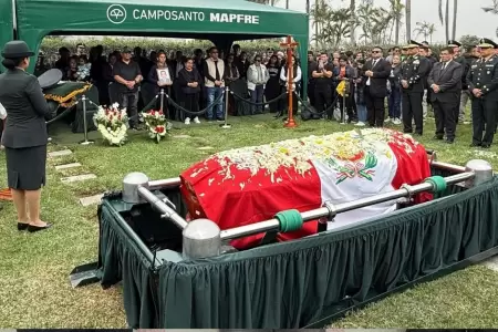 Dan ltimo adis al suboficial Jos Gabriel Munive Gurmendi.
