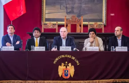 Conferencia de prensa en el Palacio Municipal de Lima
