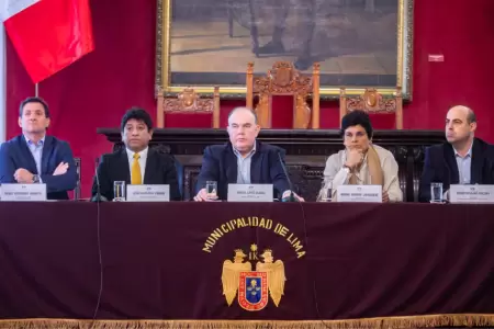 Conferencia de prensa en el Palacio Municipal de Lima