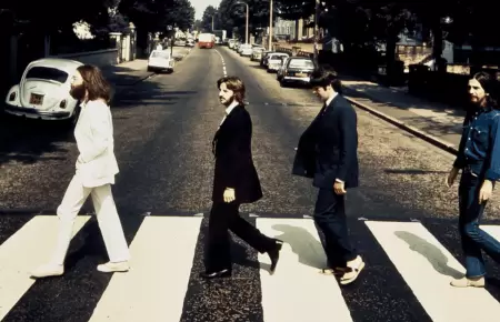 The Beatles: Icnica fotografa que inmortaliz la portada del disco "Abbey Road