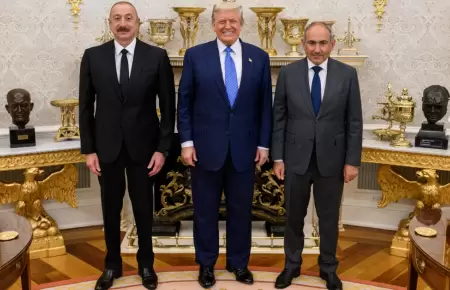 Trump con los lderes de Armenia y Azerbaiyn.