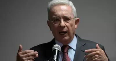 Expresidente de Colombia, lvaro Uribe, sale en defensa del Per.