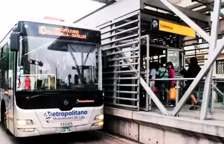 Bus de Ruta C fue impactado por auto que invadi su va