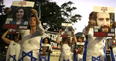 Familias de rehenes israeles se oponen a escalada militar en Gaza.