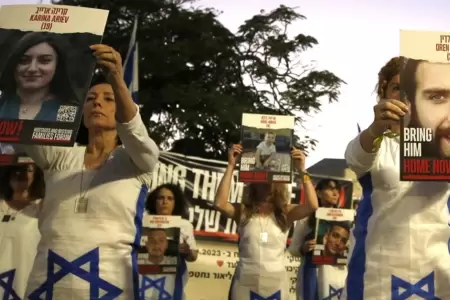 Familias de rehenes israeles se oponen a escalada militar en Gaza.