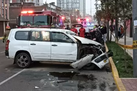 Fuerte choque dej ocho heridos en plena avenida Petit Thouars.