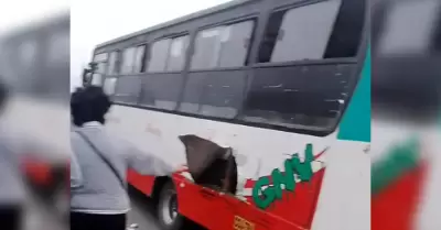 Detonan explosivo al interior de bus en Carabayllo dejando 3 heridos.
