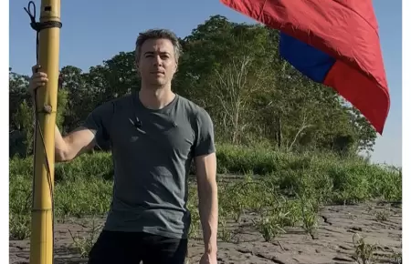 Daniel Quintero coloc bandera colombiana en Santa Rosa