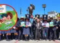 Arequipa: Rinden homenaje en vida a creador del libro "Coquito" con develacin de monumento