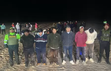 Polica interviene a inmigrantes ilegales en Tacna.