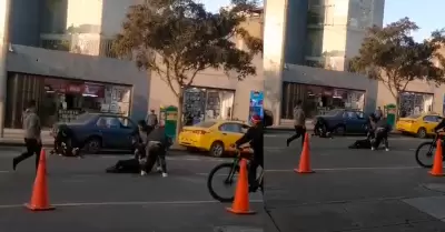 Enfrentamiento a balazos entre delincuentes y PNP en Centro de Lima