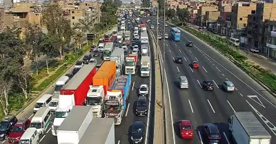 Desagüe colapsa en Vía de Evitamiento a la altura del Trébol de Caquetá.