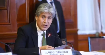 Congresista Azurín asegura que hay chalecos con más de 30 años en la PNP.