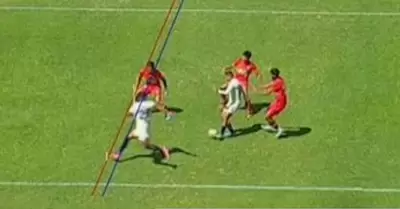 CONAR asegura que gol de Universitario fue bien anulado.