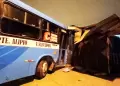 Accidente en VES: Bus choc con varios vehculos y termin empotrado contra una vivienda