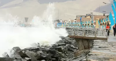Oleaje anómalo podría extenderse, según Marina de Guerra del Perú