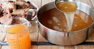 Caldo rico de colágeno que ayuda a cuidar tu piel.
