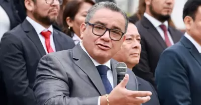 Exigen debatir proyecto de ley que impide el regreso de ministros censurados.