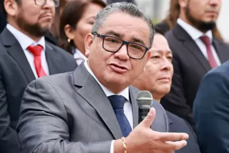 Exigen debatir proyecto de ley que impide el regreso de ministros censurados.