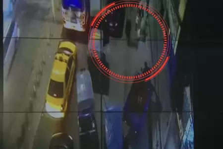 Adolescente roba celulares y su padres procede a devolverlos