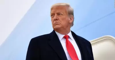 Donald Trump dice que gana billones vendiéndole a la OTAN.