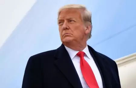 Donald Trump dice que gana billones vendindole a la OTAN.
