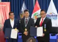 Reconocen a Caja Huancayo por su contribucin al mejoramiento y recuperacin del Complejo Deportivo Pedro Huilca