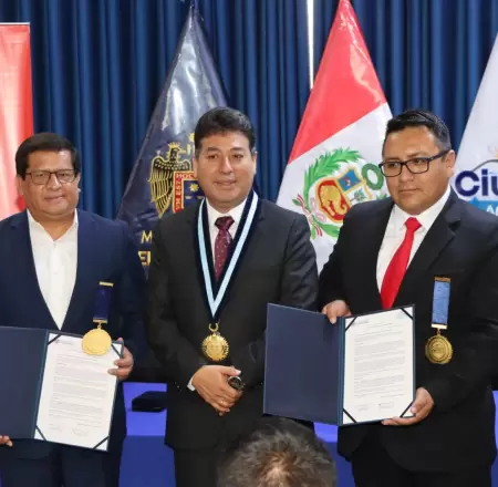 Municipalidad de El Agustino reconoce�a Caja Huancayo