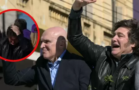 Javier Milei es atacado durante caravana por Lomas de Zamora.