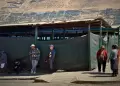 Comerciantes de ropa de segundo uso toman calles y exigen nuevo da de feria en Ciudad Nueva