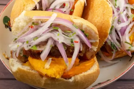 Pan con chicharrn