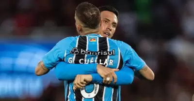 Erick Noriega debutó oficialmente con Gremio.