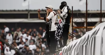 Hincha de Colo-Colo falleció tras caer de techo del estadio Monumental.