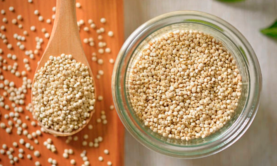Quinoa, conocido en muchas partes del mundo como el 'Oro blanco', ayuda a ganar masa muscular y fuerza.
