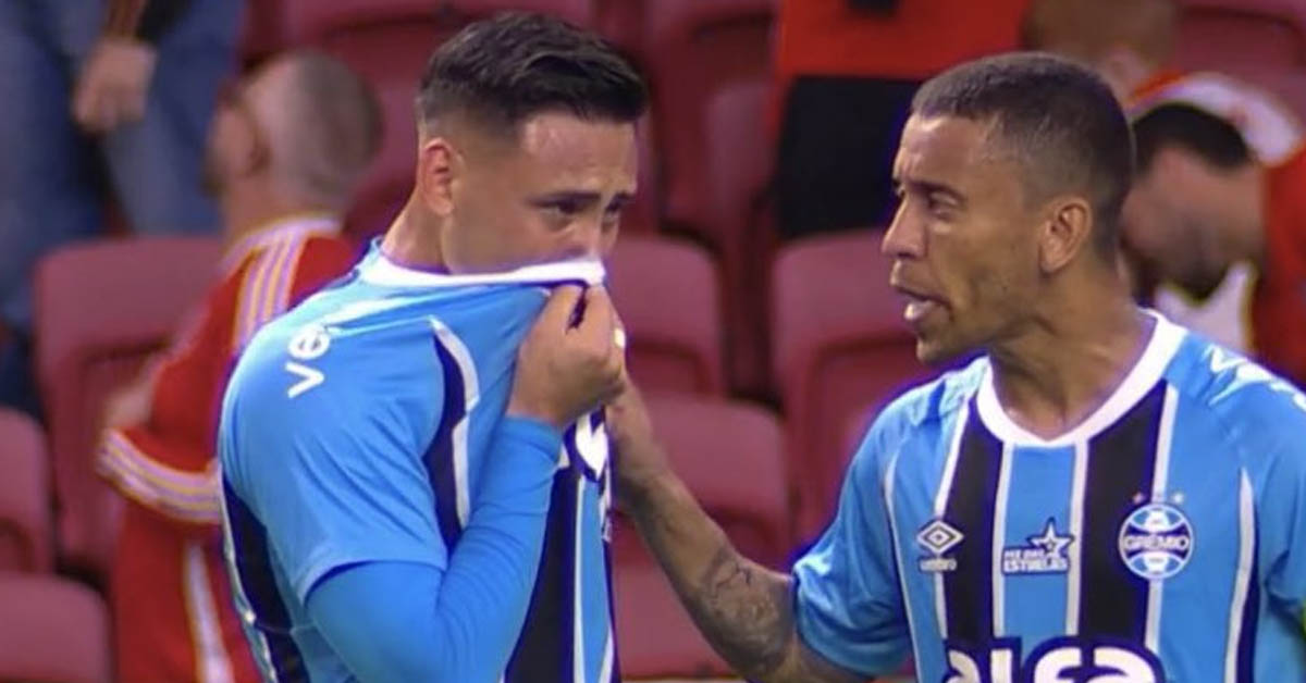Erick Noriega rompió en llanto tras cometer dos penales en la victoria de Gremio 3-2 ante Inter de Porto Alegre